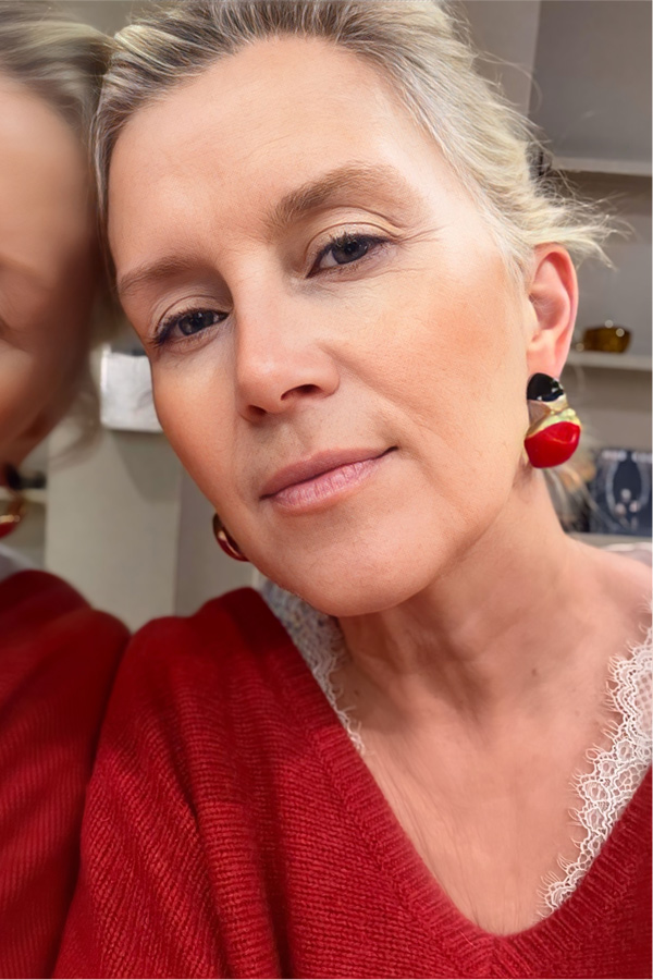 MAŁGOSIA. ZAWSZE O KROK DALEJ OD POWSZEDNIOŚCI