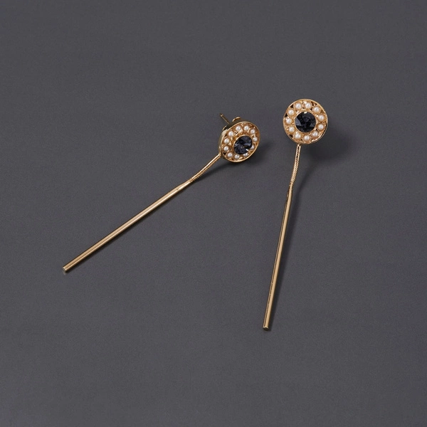 Długie kolczyki z perełkami і niebieskimi kryształami. L’AMOUR RIVIERA