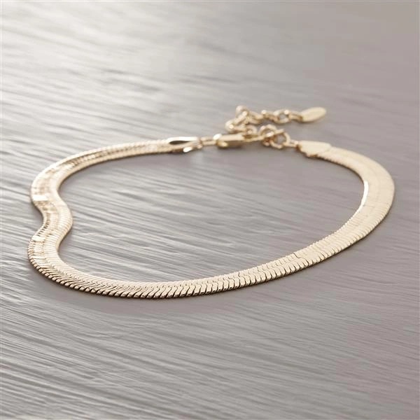 Złoty naszyjnik typu choker z płaskiego łańcucha. ANGELINO