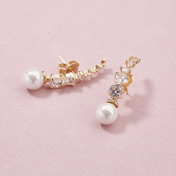 Pozłacane kolczyki wiszące z kryształkami i perłami. JENNY