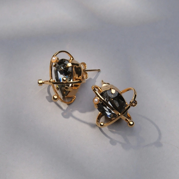 Pozłacane kolczyki orbity z niebieskim kryształem i perłą. SFERY NIEBIESKIE