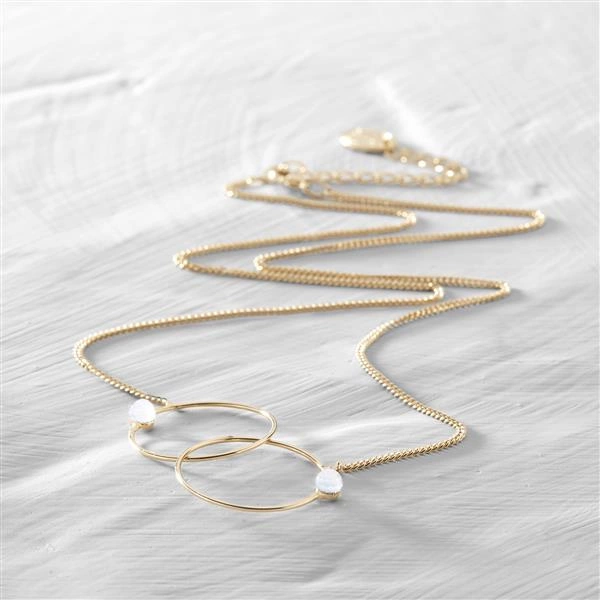 Krótki wisiorek ze splecionymi kołami z kryształami. DLA PANNY EWY