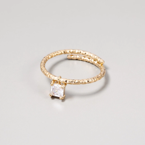 Pozłacany otwarty pierścionek z kwadratowym kryształem. SINGLE DROP