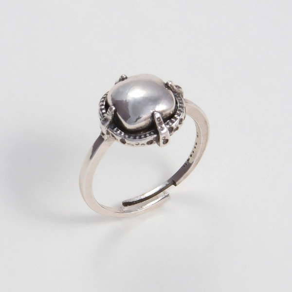 Klasyczny srebrny pierścionek z możliwością regulacji. DONA CARMELA