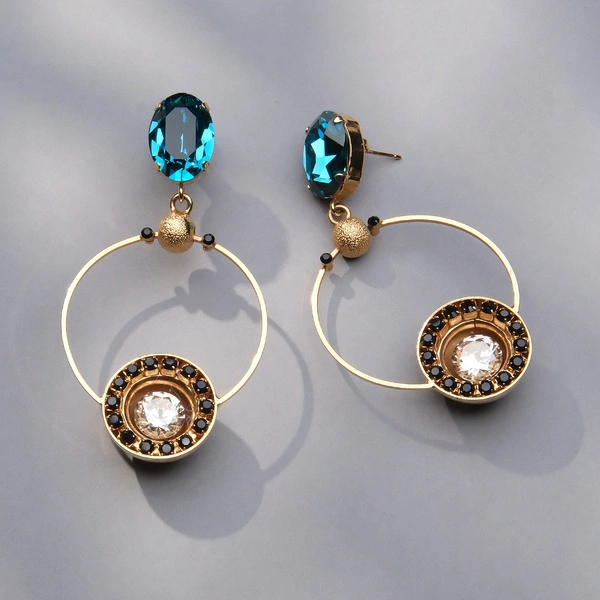 Złocone kolczyki z niiebieskim, białym i czanymi kryształami. DZIEWIĄTA PLANETA
